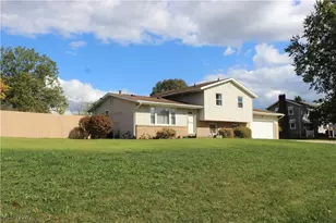 2424 Waynesburg Dr SE, Canton, OH 44707 - Photo 1