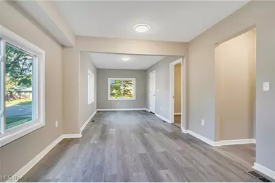 570 Mohawk Avenue, Akron, OH 44305 - Photo 6