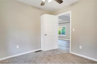 570 Mohawk Avenue, Akron, OH 44305 - Photo 8