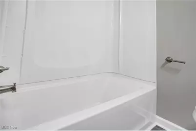 570 Mohawk Avenue, Akron, OH 44305 - Photo 12