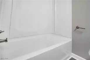 570 Mohawk Ave, Akron, OH 44305 - Photo 12