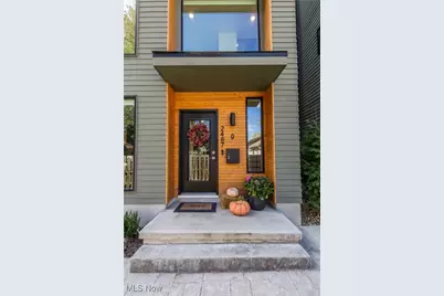 2467 Tremont Avenue, Loveland, OH 44113 - Photo 2