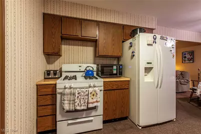 34152 Oak Knoll Street, Eastlake, OH 44095 - Photo 8