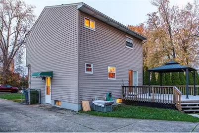 34152 Oak Knoll Street, Eastlake, OH 44095 - Photo 24