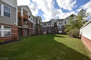 23002 Chandlers Ln, Olmsted Falls, OH 44138 - Photo 32