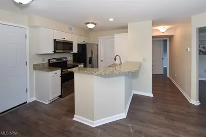 23002 Chandlers Lane #221, Olmsted Falls, OH 44138 - Photo 8