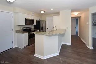 23002 Chandlers Ln, Olmsted Falls, OH 44138 - Photo 8