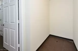 23002 Chandlers Ln, Olmsted Falls, OH 44138 - Photo 26