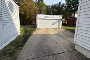 2223 Fenwick Rd, University Heights, OH 44118 - Photo 18