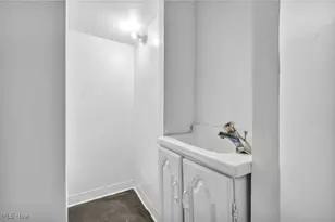 17008 Throckley Ave, Loveland, OH 44128 - Photo 40