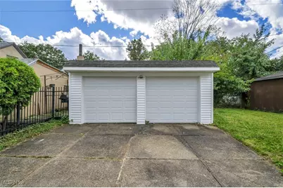 17008 Throckley Avenue, Loveland, OH 44128 - Photo 6