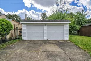 17008 Throckley Ave, Loveland, OH 44128 - Photo 6