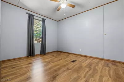 13533 Emerson Avenue, Williamstown, WV 26187 - Photo 18