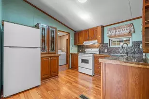 13533 Emerson Ave, Williamstown, WV 26187 - Photo 10