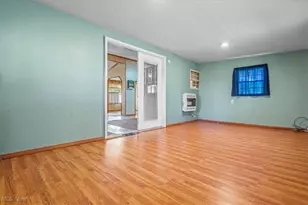 13533 Emerson Ave, Williamstown, WV 26187 - Photo 12