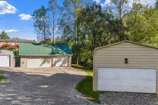 13533 Emerson Ave, Williamstown, WV 26187 - Photo 4