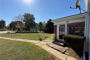 621 Newport Ave, Uhrichsville, OH 44683 - Photo 6