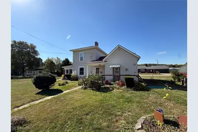 621 Newport Avenue, Uhrichsville, OH 44683 - Photo 8