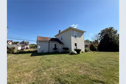 621 Newport Avenue, Uhrichsville, OH 44683 - Photo 14