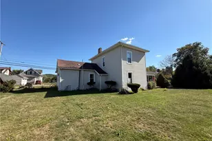 621 Newport Ave, Uhrichsville, OH 44683 - Photo 14