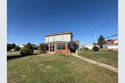 621 Newport Avenue, Uhrichsville, OH 44683 - Photo 4