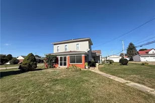 621 Newport Ave, Uhrichsville, OH 44683 - Photo 4