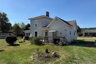 621 Newport Ave, Uhrichsville, OH 44683 - Photo 12