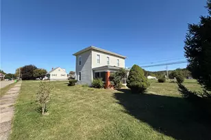 621 Newport Ave, Uhrichsville, OH 44683 - Photo 16