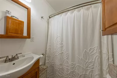 9770 Wrenwood Drive, Kirtland, OH 44094 - Photo 20