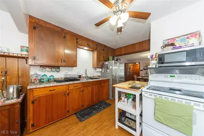 9770 Wrenwood Drive, Kirtland, OH 44094 - Photo 8