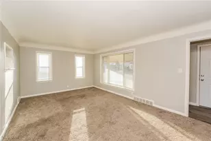 21051 Westport Ave, Euclid, OH 44123 - Photo 4