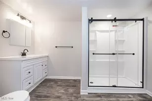 693 Roslyn Ave, Akron, OH 44320 - Photo 18