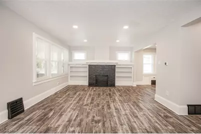 693 Roslyn Avenue, Akron, OH 44320 - Photo 6