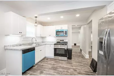 693 Roslyn Avenue, Akron, OH 44320 - Photo 10