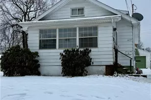 1633 Wakefield Ave, Youngstown, OH 44514 - Photo 2