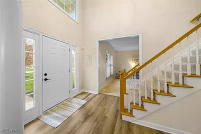 915 Cimarron Oval, Aurora, OH 44202 - Photo 2