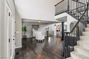 175 Hahns Way, Wadsworth, OH 44281 - Photo 2