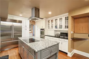 285 Nob Hill Dr, Akron, OH 44303 - Photo 12