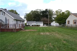 1430 39th St NW, Canton, OH 44709 - Photo 2