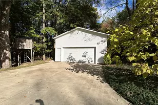 70 Crown Point, Geneva, OH 44041 - Photo 14