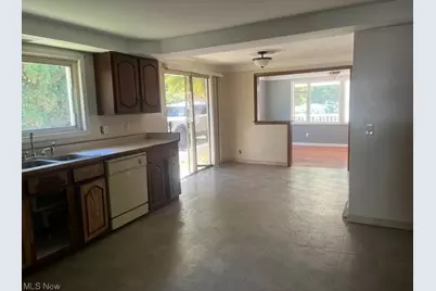 8629 Huntley Drive SE, Warren, OH 44484 - Photo 6