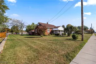 1836 W 21st St, Lorain, OH 44052 - Photo 2