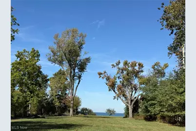 10211 Lake Shore Boulevard, Bratenahl, OH 44108 - Photo 16