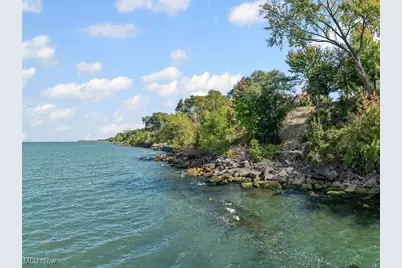 10211 Lake Shore Boulevard, Bratenahl, OH 44108 - Photo 10