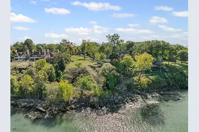 10211 Lake Shore Boulevard, Bratenahl, OH 44108 - Photo 8