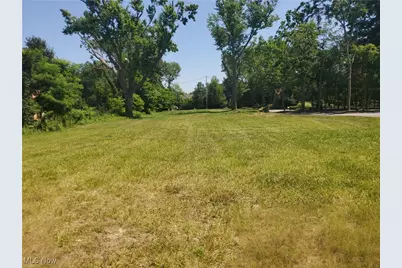 10211 Lake Shore Boulevard, Bratenahl, OH 44108 - Photo 6