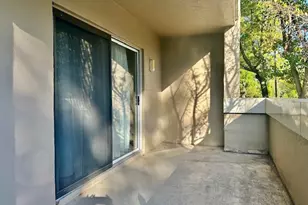 26101 Village Ln, Beachwood, OH 44122 - Photo 32