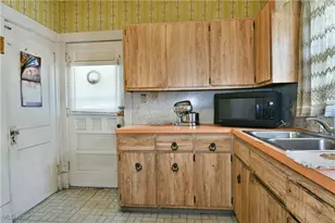 227 Maplewood Ave, Struthers, OH 44471 - Photo 30