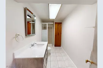 211 W Overlook Drive, Eastlake, OH 44095 - Photo 18