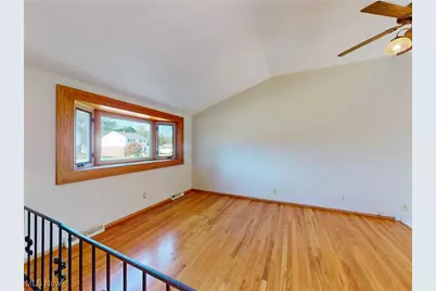 211 W Overlook Drive, Eastlake, OH 44095 - Photo 4